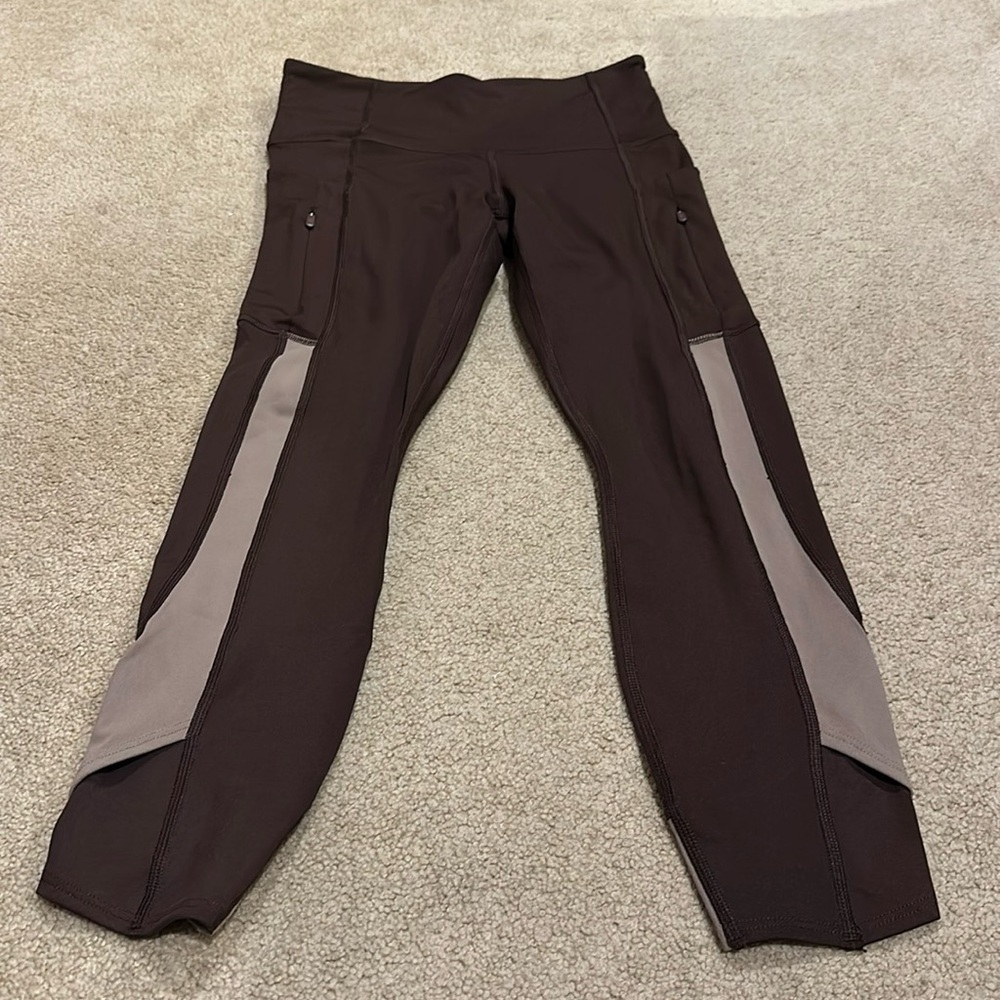 NWOT!! Athleta brown ultimate stash craft tight leggings.​​​​​